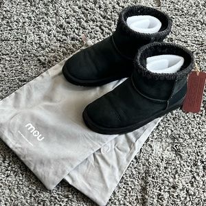 MOU classic black boots